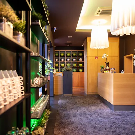 The New Yorker Koeln-messe