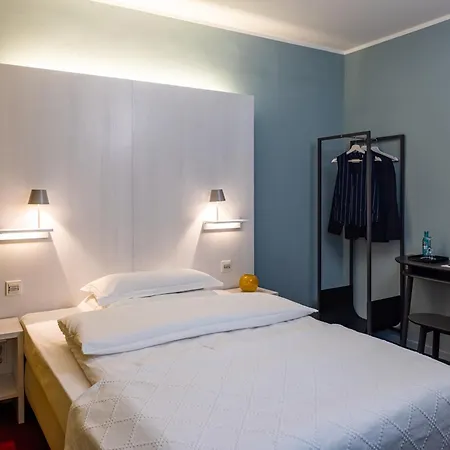 The New Yorker Koeln-messe كولونيا