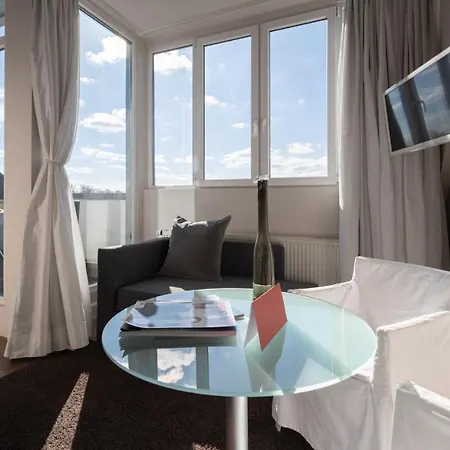 The New Yorker Koeln-messe كولونيا